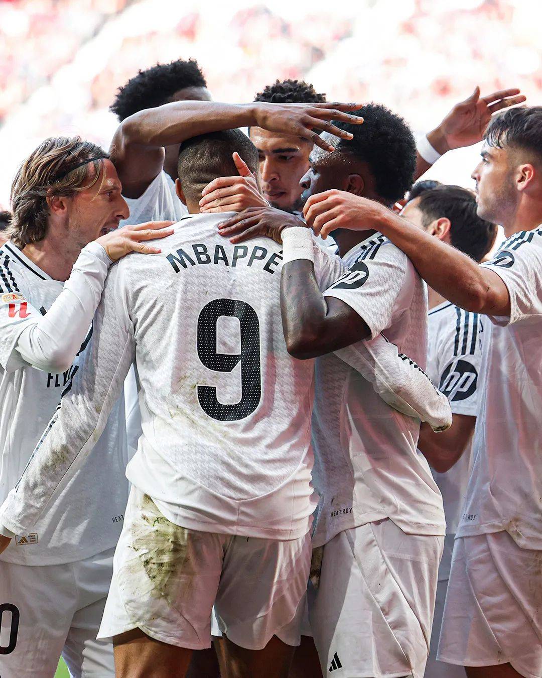 曼联绝杀那不勒斯，姆巴佩扑点救主足总杯